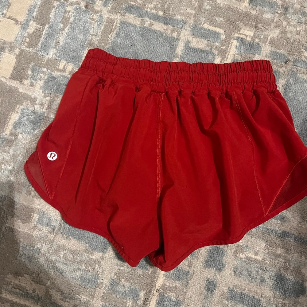 Lululemon Hotty Hot 2.5” red shorts